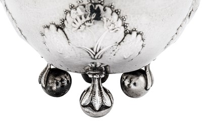 Lot 244 - An early 20th century Austrian secessionist 900 standard silver bowl, Vienna pre-1922 manufactured by Wiener Werkstätte