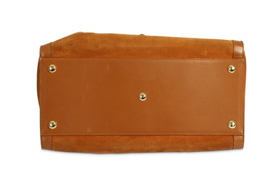 Lot 213 - A GUCCI VINTAGE TAN SUEDE WEEKEND BAG