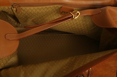Lot 213 - A GUCCI VINTAGE TAN SUEDE WEEKEND BAG