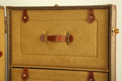 Lot 207 - A GUCCI VINTAGE ROLLING STEAMER TRUNK