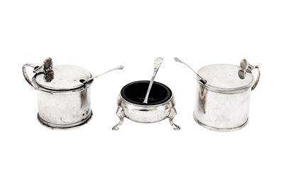 Lot 434 - A mixed group of sterling silver condiment items