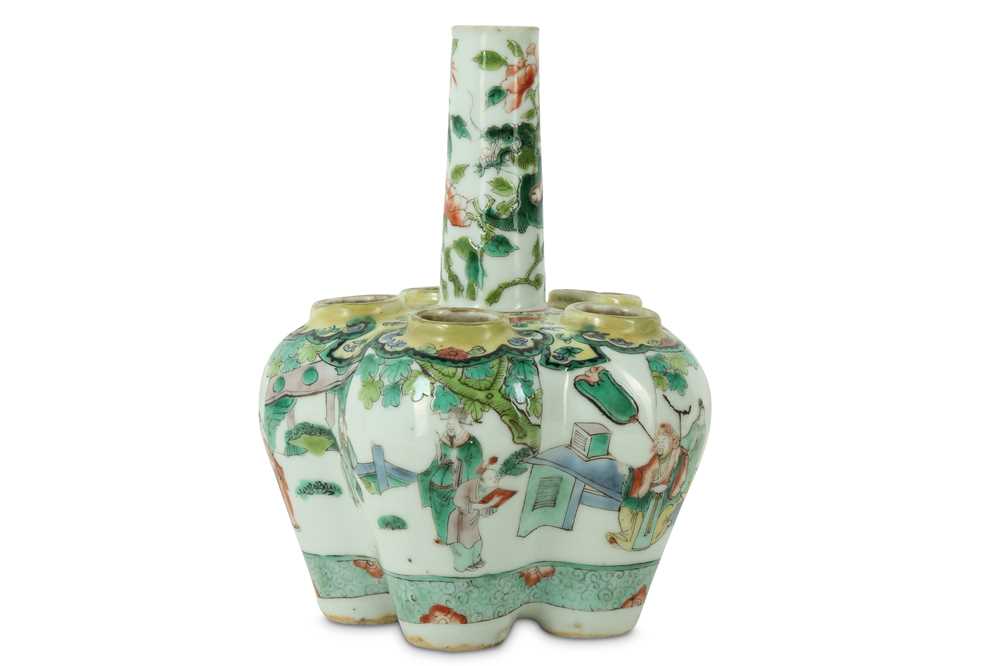 Lot 228 - A Chinese famille verte tulip vase.
