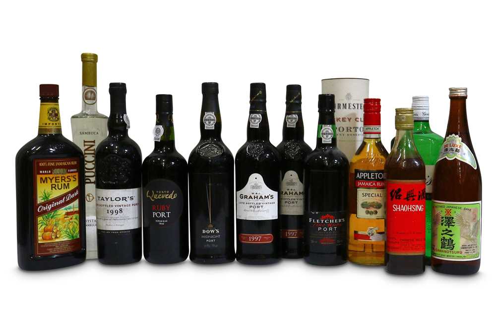 Lot 975 - A selection of spirits