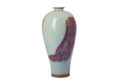 Lot 789 - A CHINESE JUNYAO-STYLE VASE, MEIPING.