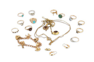 Lot 131 - A small collection of jewellery