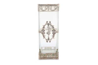 Lot 280 - A WHITE METAL MOUNTED GLASS VASE IN THE NEO CLASSICAL TASTE, LATE 20TH CENTURY