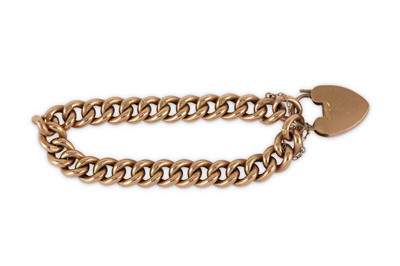 Lot 143 - A fancy-link bracelet