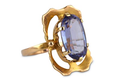 Lot 59 - A tanzanite dress ring