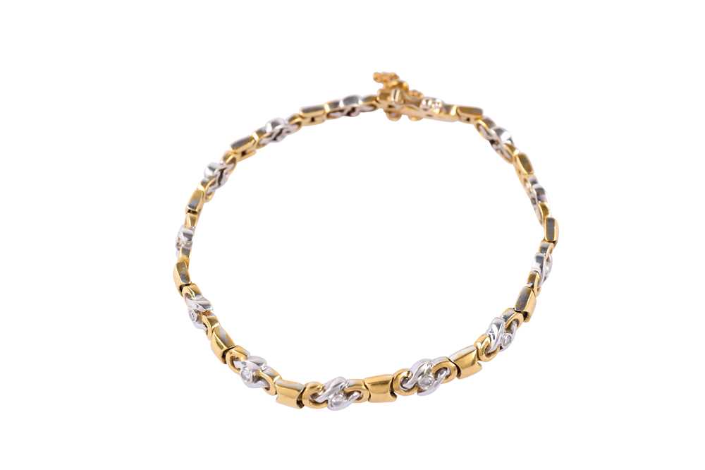 Lot 31 - A diamond-set bracelet