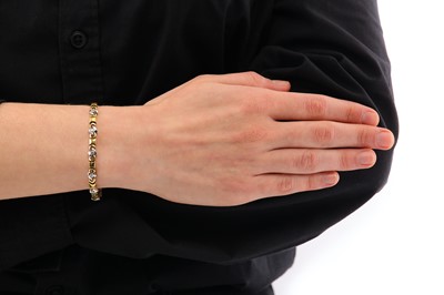 Lot 31 - A diamond-set bracelet