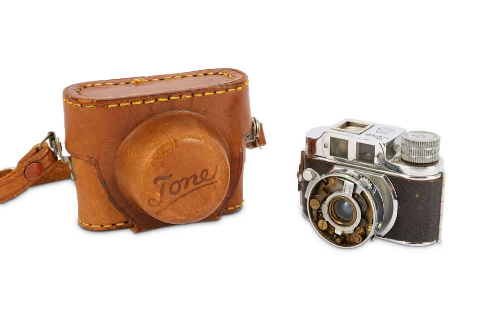 Lot 760 - A Toyo Tone Sub Miniature Camera