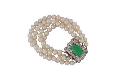 Lot 3 - A cultured pearl necklace and bracelet suite with jade and diamond clasps, circa 1950