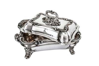 Lot 394 - A William IV / early Victorian Old Sheffield Silver Plate entrée dish on warming stand, circa 1830-40 by Roberts, Cadman & Co (Smith, Sissons & Co)