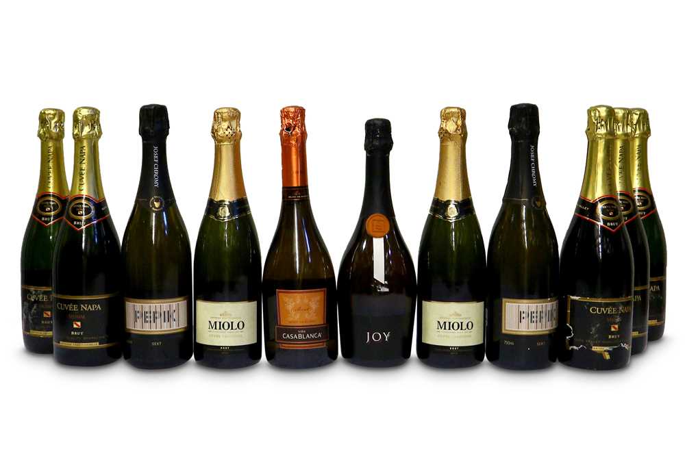 Lot 713 - Assorted Sparkling Wines