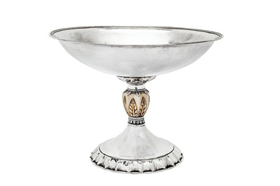 Lot 524a - A unique George V unmarked silver and ivory ‘arts and crafts’ pedestal footed bowl, circa 1920, designed by Norman W. Reynolds