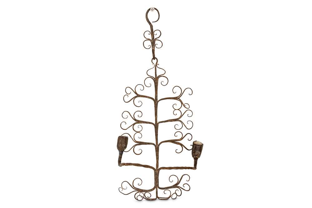 Lot 168 - FOLK ART:  A WROUGHT IRON WALL SCONCE