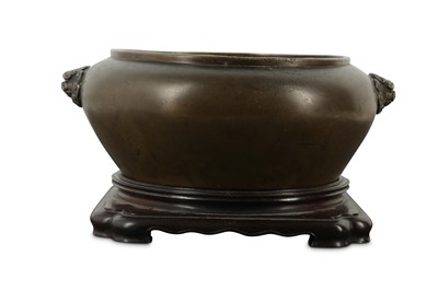 Lot 76 - A CHINESE BRONZE INCENSE BURNER.