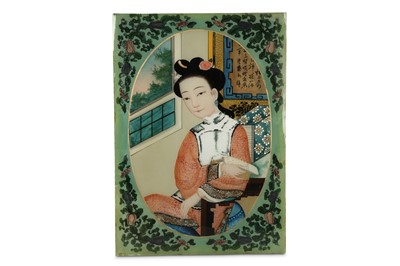 Lot 531 - A PAIR OF CHINESE REVERSE GLASS PAINTINGS OF LADIES.