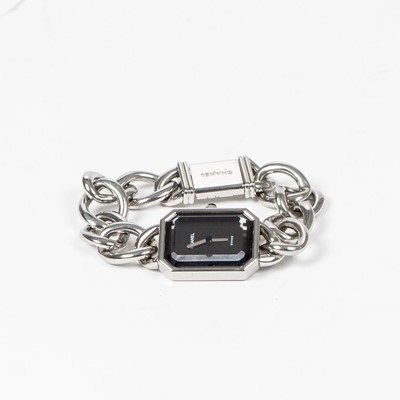 Lot 38 - Chanel Premiere Chain Watch - Size M