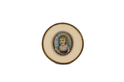 Lot 175 - A VICTORIAN TORTOISE SHELL AND IVORY POWDER BOX