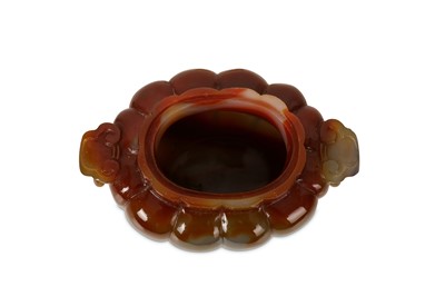 Lot 70 - A CHINESE AGATE INCENSE BURNER AND COVER.
