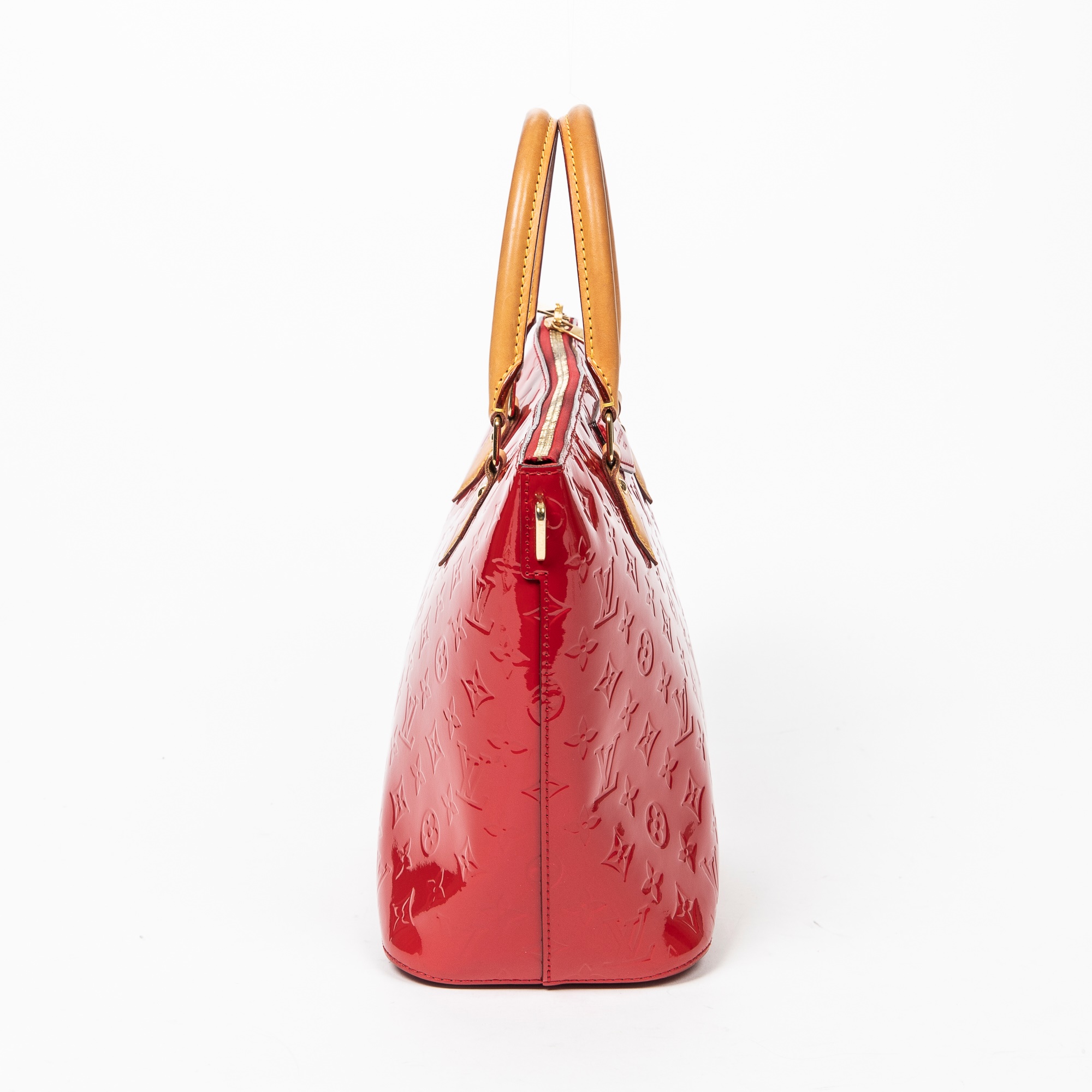 At Auction: Louis Vuitton, LOUIS VUITTON MONO VERNIS BELLEVUE RED HANDBAG