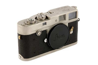 Lot 137 - A Leica M2 Button Rewind Rangefinder Camera Body