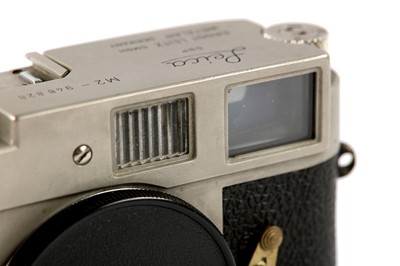 Lot 137 - A Leica M2 Button Rewind Rangefinder Camera Body