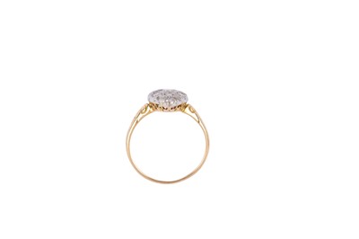 Lot 123 - A diamond ring