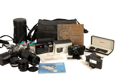 Lot 255 - A collection of cameras and equipment