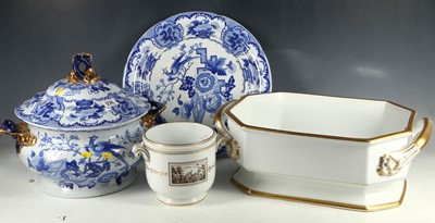 Lot 274 - An early 19th Century blue and white circular...