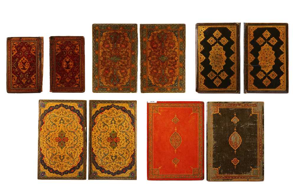 Lot 62 - * FOUR PAIRS AND A LOOSE LACQUERED PAPIER-MÂCHÉ BOOK BINDING