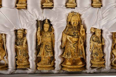Lot 271 - A late 19th to early 20th Century Chinese carved ivory chess set