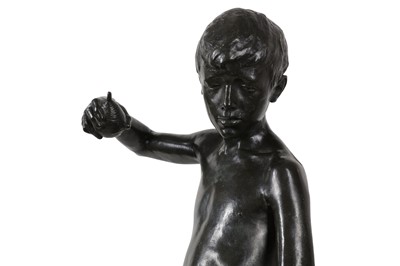 Lot 69 - A LARGE LATE 19TH CENTURY PATINATED BRONZE FIGURE OF A BOY BY A FOLLOWER OF THE 'NEW SCULPTURE' SCHOOL