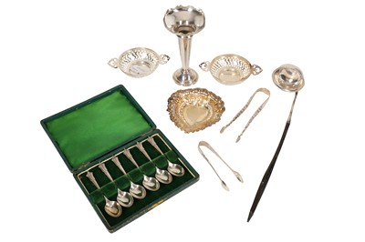 Lot 175 - A group of silver items