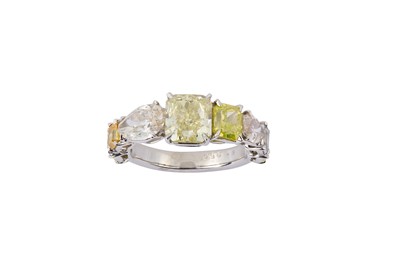 Lot 70 - A multi-coloured diamond dress ring