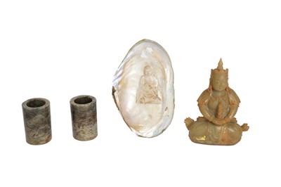 Lot 663 - A SMALL COLLECTION OF CHINESE ITEMS.