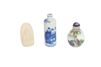 Lot 664 - A WHITE JADE GUANYIN CARVING AND TWO CHINESE SNUFF BOTTLES.