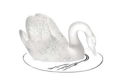 Lot 95 - A Lalique swan sculpture on mirrored base