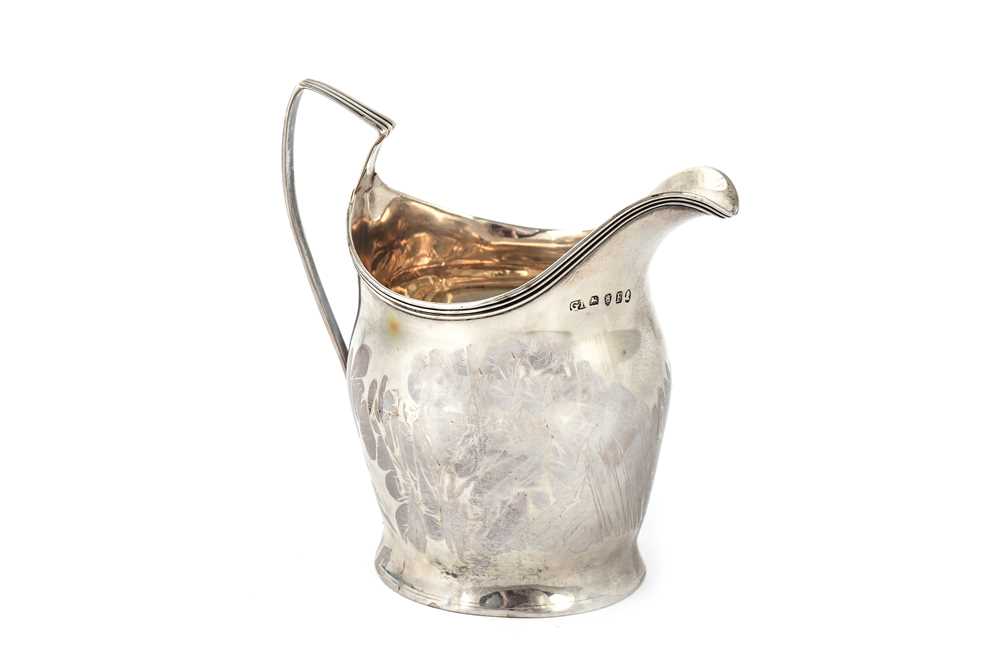 Lot 18 - A George III sterling silver creamer