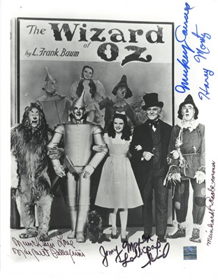 Lot 161 - Wizard of Oz.- Munchkins