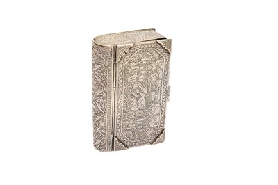 Lot 366 - AN ENGRAVED SILVER BOX