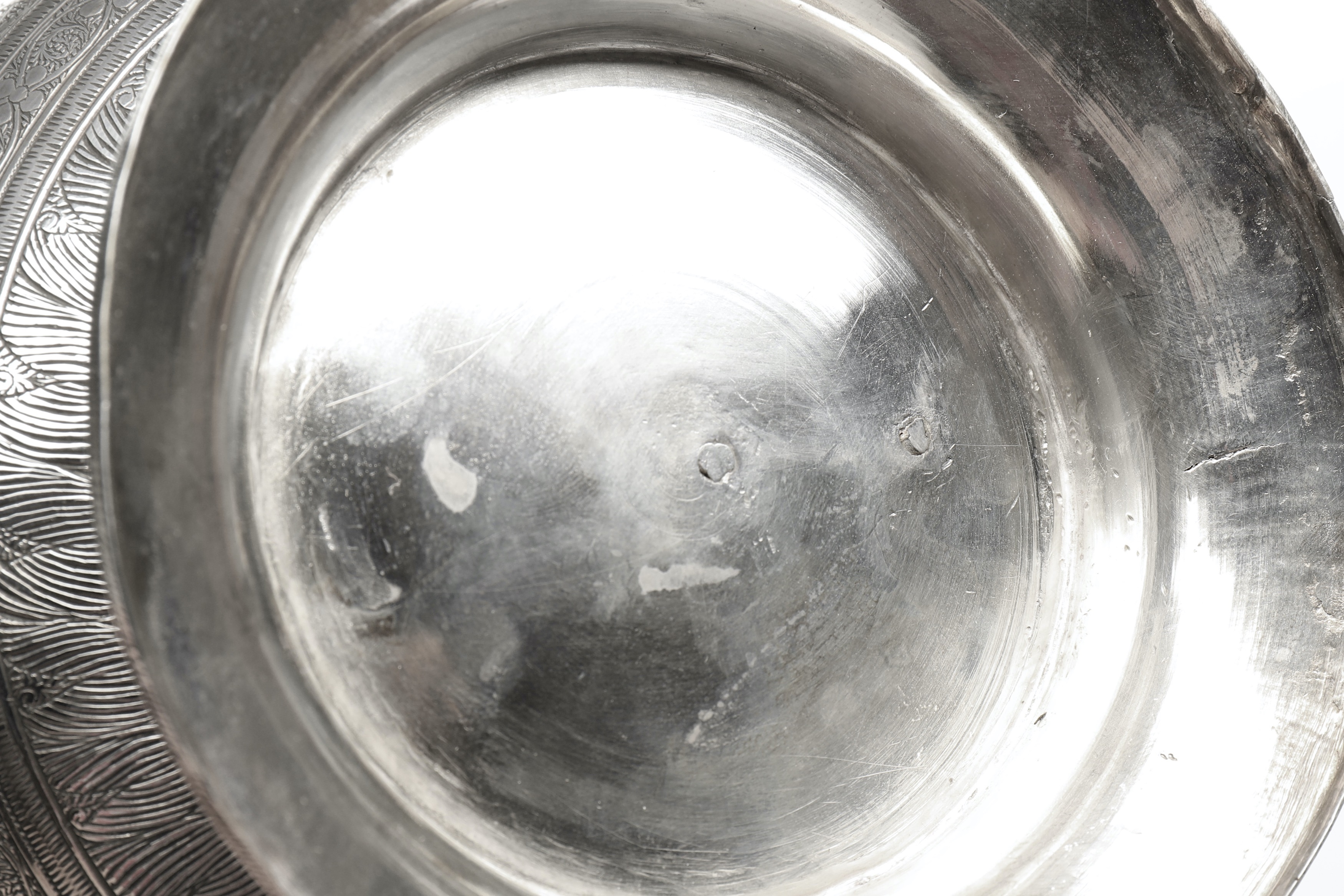 Lot 371 AN ENGRAVED SILVER VASE