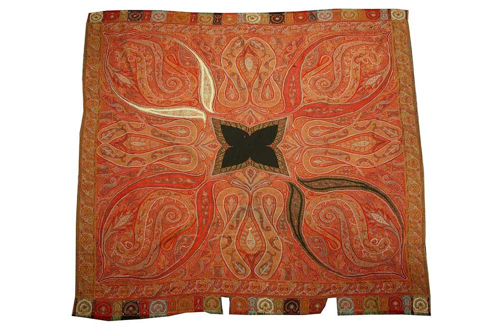 Lot 392 - A KASHMIRI SHAWL