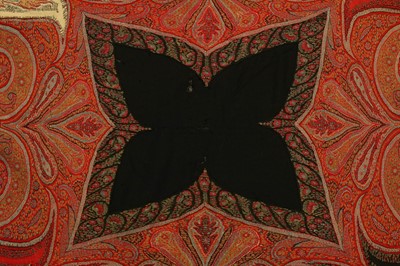 Lot 392 - A KASHMIRI SHAWL