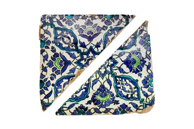 Lot 289 - FOUR DAMASCUS AND IZNIK POTTERY TILE FRAGMENTS