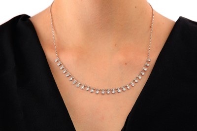 Lot 65 - A diamond fringe necklace