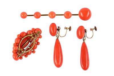 Lot 124 - λ A collection of antique coral jewellery