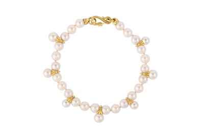 Lot 100 - A cultured pearl necklace, bracelet and earring suite, by Paul Morelli