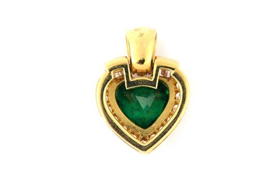 Lot 62 - An emerald and diamond pendant, by H. Stern